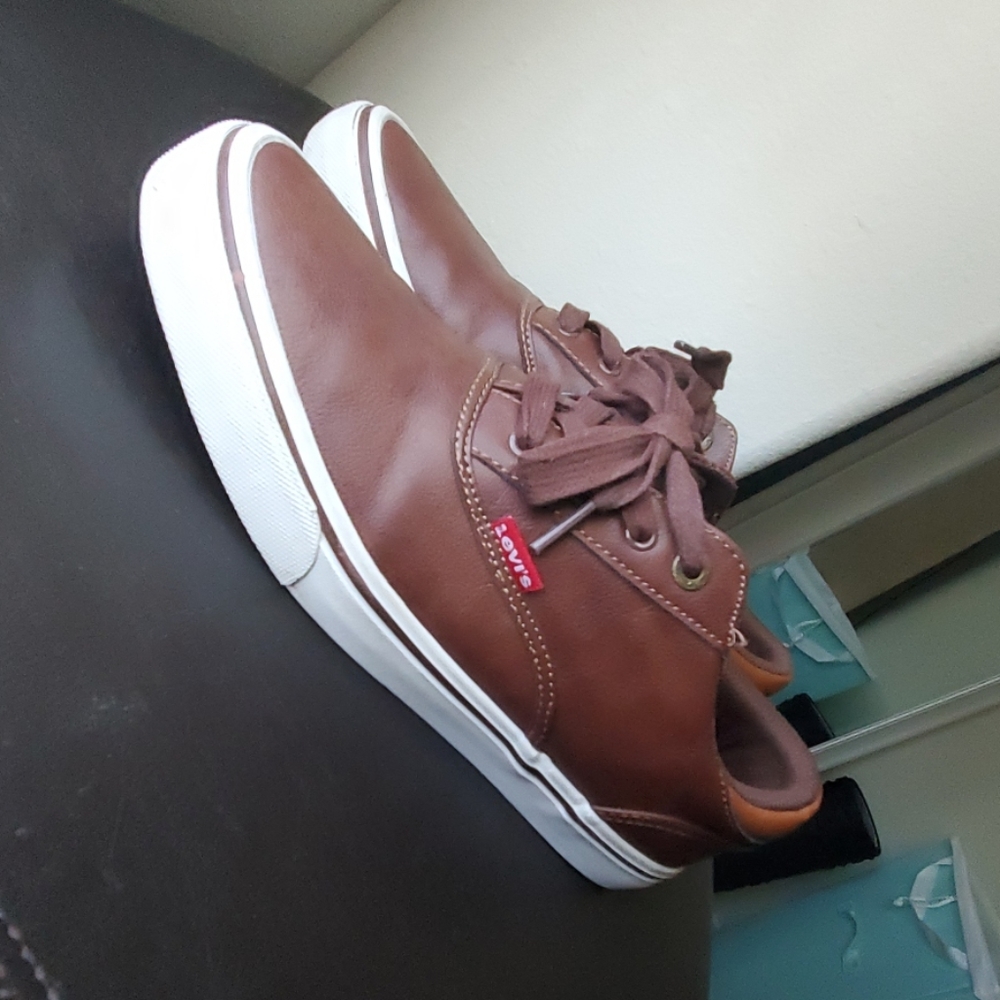 Brown leather Levi shoes